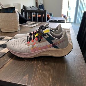 womens nike running shoes